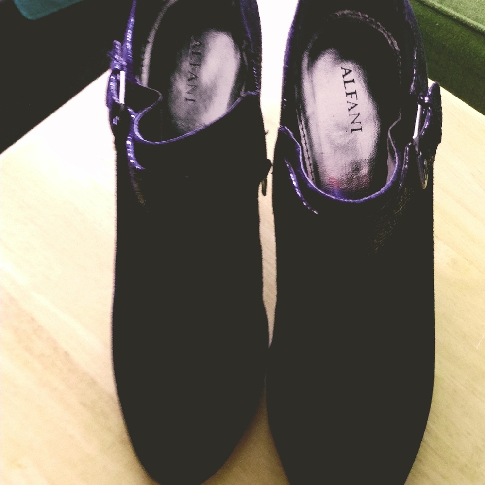Alfani. Healed booties 8 1/2 medium no damage